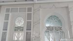 Foto: Masjid Putih dan Megah di Depok, Ternyata Dibangun Erick Thohir