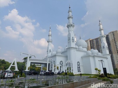 Viral Masjid Megah di Depok, Ternyata Dibangun Menteri Erick Thohir