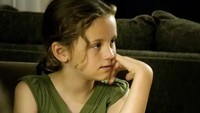 Ia melakukan debut di Knocked Up (2007) sebagai Sadie, di mana film tersebut dibuat oleh sang ayah. Dok. Ist