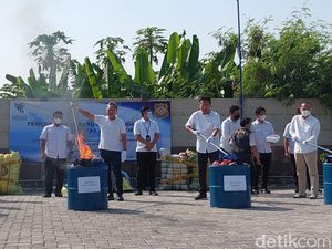 Importir Baju Bekas di Karawang Kabur Saat Disidak Zulhas