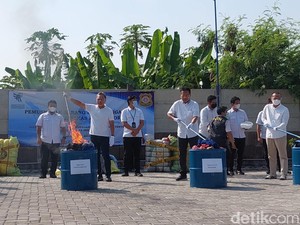 Simak! Ini Bahaya dan Fakta Baju Bekas Impor yang Dimusnahkan Kemendag