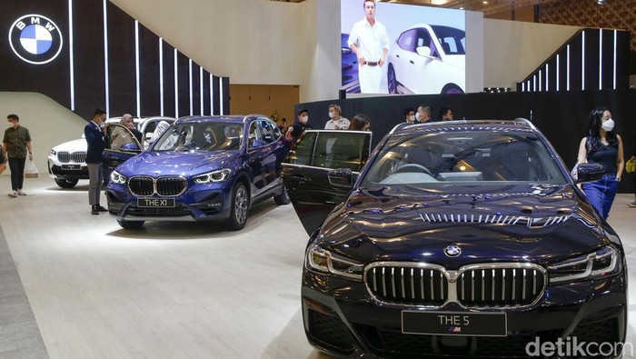 BMW Indonesia rayakan JOY Electrified dengan hadirkan teknologi dan inovasi kendaraan listrik terdepan di ajang Gaikindo Indonesia International Auto Show (GIIAS 2022), Convention Hall, ICE BSD, Tangerang, Kamis (11/8/2022).