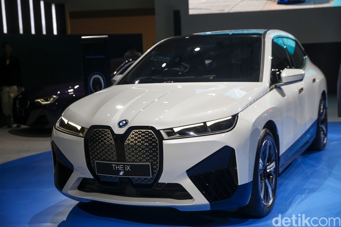 BMW Indonesia rayakan JOY Electrified dengan hadirkan teknologi dan inovasi kendaraan listrik terdepan di ajang Gaikindo Indonesia International Auto Show (GIIAS 2022), Convention Hall, ICE BSD, Tangerang, Kamis (11/8/2022).