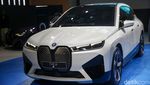 Mewah... BMW Pamer Dua Mobil Listrik di GIIAS 2022