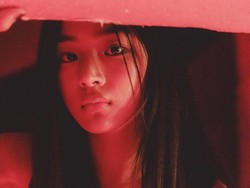 8 Potret Minji NewJeans yang Disebut Mirip Dian Sastrowardoyo di AADC