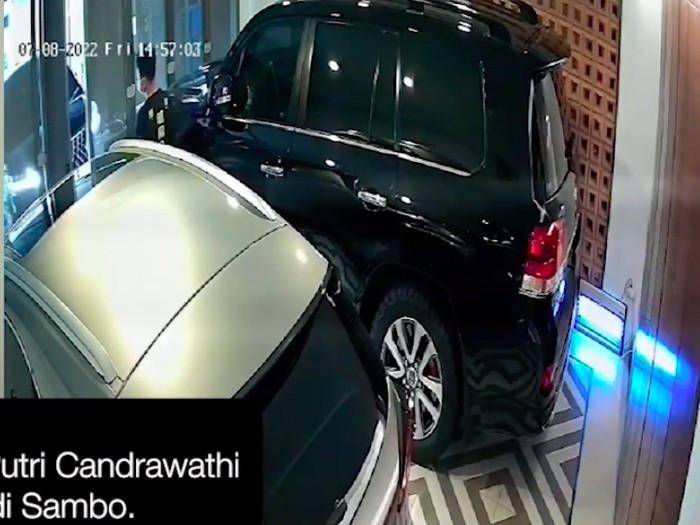 Mobil di rumah garasi Ferdy Sambo