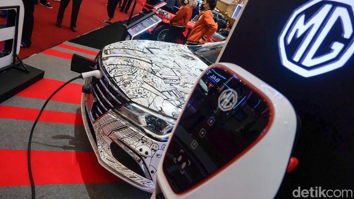 Mobil Listrik MG 5 EV Mejeng di GIIAS 2022, Penasaran? Selain MG Extender, MG Motor Indonesia memamerkan mobil listrik MG 5 EV. Penasaran seperti apa wujudnya?
