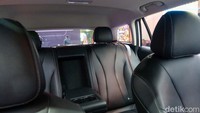 Soal interior, MG 5 EV memiliki 2 baris kursi. 