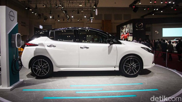 Mobil Listrik Nissan Leaf Bersolek di GIIAS 2022 Nissan memberikan penyegaran terhadap kendaraan listrik Nissan Leaf di GIIAS 2022. Seperti apa?