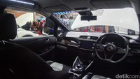 Penampakan kabin mobil listrik Nissan Leaf.