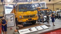 Ada juga Fighter X FN 62FHDR dengan tambahan Mining Equipment berupa PTO, Radiator Guard, Rotary Lamp dan dua tambahan fitur baru yaitu Engine Hour Meter & Air Conditioner.