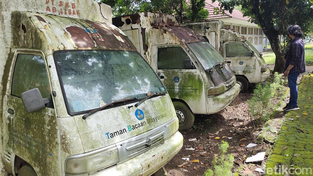 Miris! 3 Mobil Taman Baca di Lebak Banten Terbengkalai