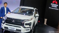New Xpander Cross mengusung tagline rise to your lifes adventure. Presiden Direktur atau Presdir PT MMKSI, Naoya Nakamura berharap, mobil tersebut bisa menjadi teman baru untuk mereka yang senang berpetualang.