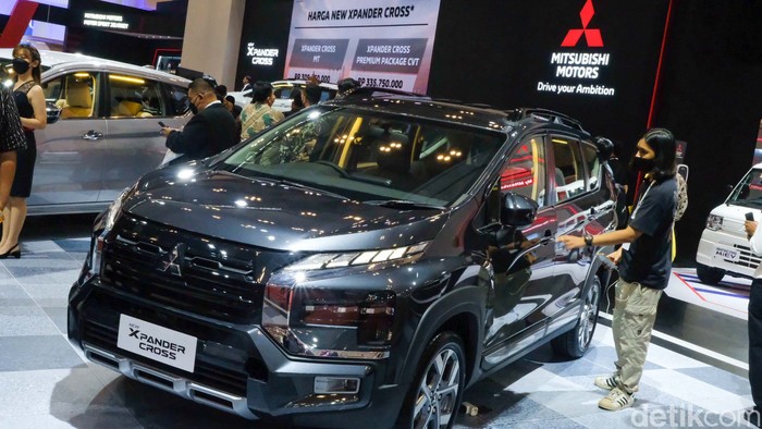 Mitsubishi New Xpander Cross diluncurkan pada ajang Gaikindo Indonesia Internasional Auto Show atau GIIAS 2022. SUV laris tersebut dapat sejumlah pembaruan.