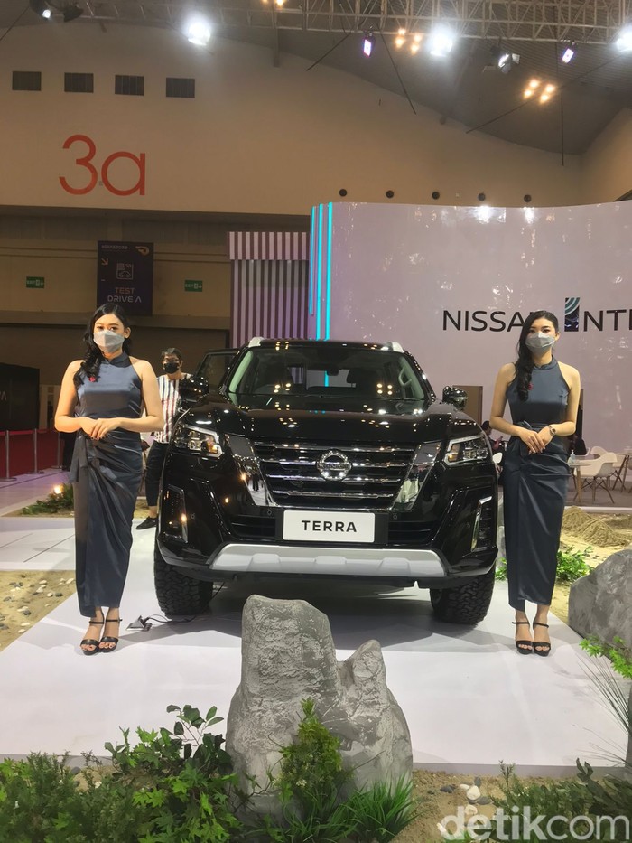 Nissan di GIIAS 2022 memperlihatkan All-New Nissan LEAF, Nissan Kicks e-Power dan Nissan New Terra VL 2.5 (4x4).