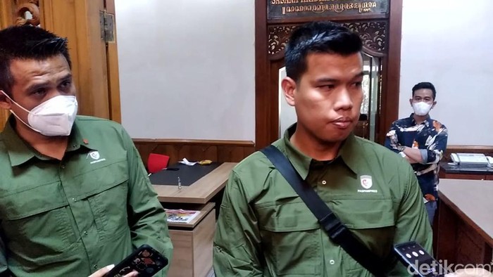 Oknum anggota Paspampres yang pukul sopir truk di Solo minta maaf, Jumat (12/8/2022). Oknum anggota Paspampres yang pukul sopir truk di Solo minta maaf, Jumat (12/8/2022).