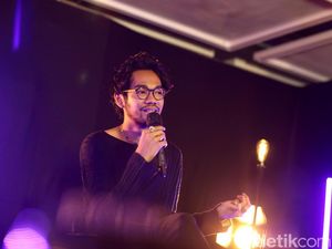 Curhat Oslo Ibrahim Soal Asmara, Ujung-ujungnya Jadi Duit!