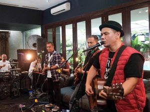 Album Ke-7 Padi Bukan Soal Cinta Lagi!