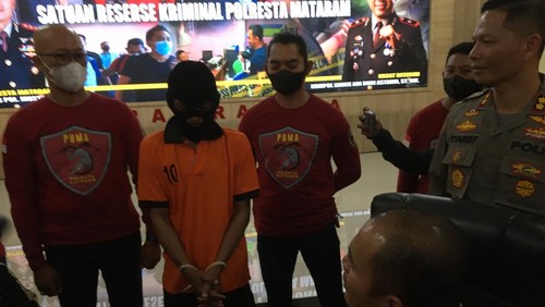 Pelaku pembunuhan guru TK di Lombok Barat wilayah hukum Polresta Mataram, Sulyadi (41) diamankan polisi, Jumat (12/8/2022).