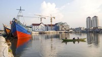 Perahu yang kini buat tempat tinggalnya itu pun ia dapatkan dari sang bos, karena sudah tak layak pakai dan masih bisa digunakan untuk Nompo tinggal dan menetap diatas laut. 