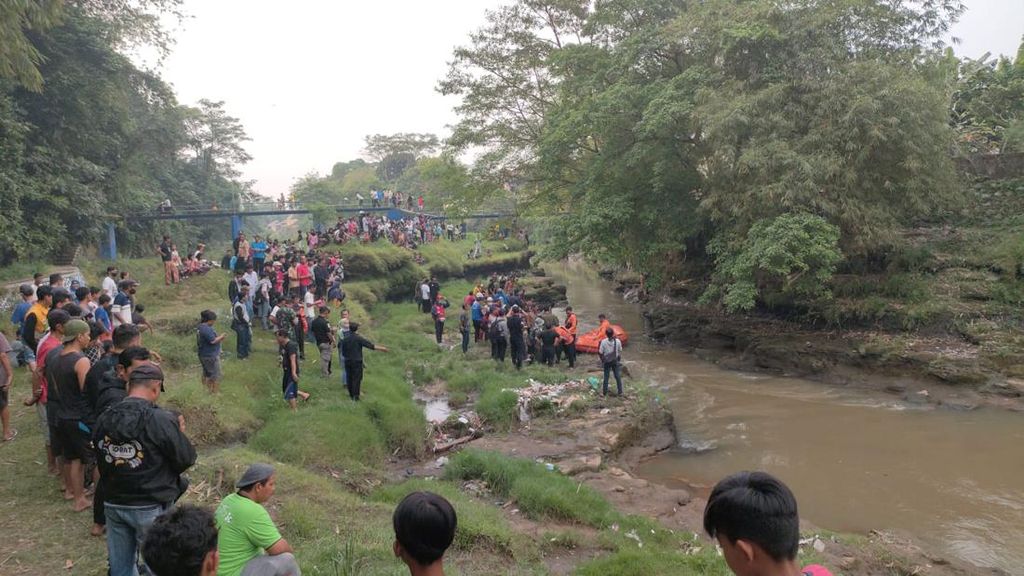 Bocah 11 Tahun yang Tenggelam di Sungai Ciliwung Bogor Ditemukan Tewas