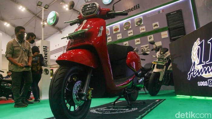 Sambut HUT RI, Benelli Rilis Skutik Panarea Limited Edition Benelli Panarea kembali dihadirkan dalam pameran GIIAS. Menyambut HUT RI, Benelli Panarea kali ini hadir dalam edisi terbatas.
