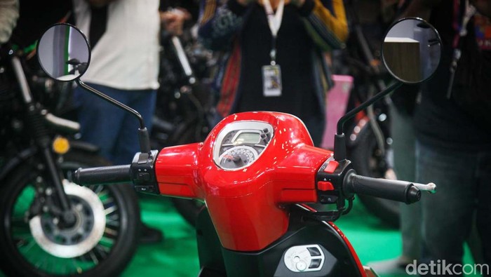 Sambut HUT RI, Benelli Rilis Skutik Panarea Limited Edition Benelli Panarea kembali dihadirkan dalam pameran GIIAS. Menyambut HUT RI, Benelli Panarea kali ini hadir dalam edisi terbatas.