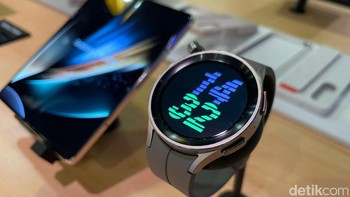 Ini Galaxy Z Watch 5 Pro. Foto: Agus Tri Haryanto/detikINET