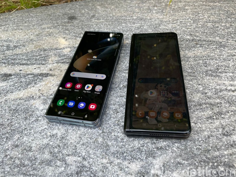 Samsung Galaxy Z Fold 4