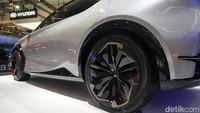 Lexus RX sekaligus menjadikan model ini sebagai model pertama di segmen Medium Luxury SUV dengan teknologi elektrifikasi.