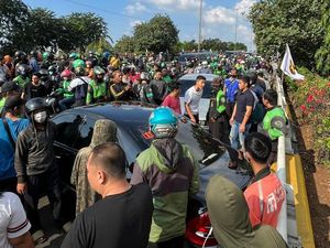 Polisi Ungkap Kronologi Kecelakaan Mercy Vs BMW dan Avanza di Flyover Tebet