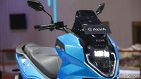 Motor ini menggunakan konektivitas dengan aplikasi yang bisa digunakan penggunanya untuk menyalakan dan mematikan motor dari smartphone, bike sharing access, GPS locator & tracker, Alva Roadside Assistance, Alva Experience Center Locator, hingga bisa melihat Monthly Saving Estimator.