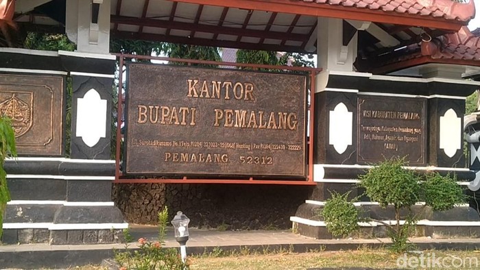 Suasana kompleks kantor Pemkab Pemalang pasca OTT Bupati Pemalang, Jumat (12/8/2022). Suasana kompleks kantor Pemkab Pemalang pasca OTT Bupati Pemalang, Jumat (12/8/2022).