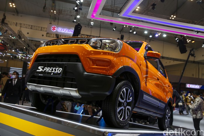 PT Suzuki Indomobil Sales Indonesia (SIS) meluncurkan dua mobil baru, yakni S-Presso dan Baleno Facelift di arena Gaikindo Indonesia International Auto Show (GIIAS), ICE BSD, Tangerang, Banten, Kamis (11/8/2022).