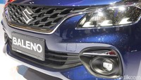 Suzuki Baleno facelift ini dijual Rp 262,9 juta untuk transmisi manual. Sementara untuk Suzuki Baleno facelift transmisi A/T dijual Rp 274,9 juta. Mobil ini terdapat pilihan warna Luxe Beige, Celestial Blue, Splendid Silver, Opulent Red, Grandeur Grey, Artic White, dan Midnight Black.
