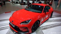 Toyota GR 86 diketahui dibanderol dengan harga Rp 900-an juta. 