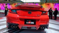 Arsitektur GR 86 mengadopsi elemen dari Platform Global Subaru. Dimensinya juga identik, GR 86 berukuran panjang 4.265 mm (+25 mm), lebar 1.775 mm, tinggi 1.310 mm (-10 mm), dan bobot kendaraan di 1.270 kg.