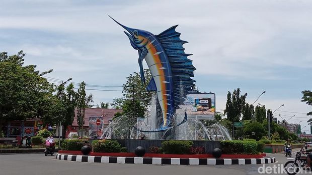 Tugu Ikan Marlin di Pangandaran.