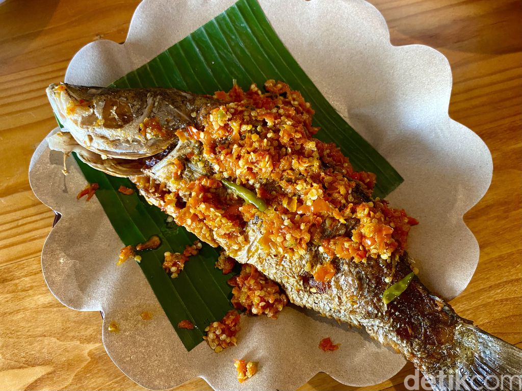 Waroeng Woka; restoran Manado di Gading Serpong yang tawarkan menu cakalang suwir hingga cumi woku garo.