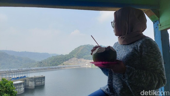 Wisata kuliner di buangan waduk Cirata, Kabupaten Bandung Barat