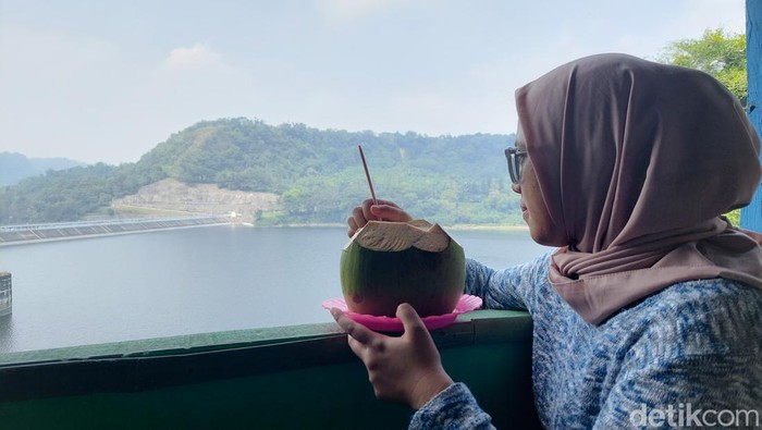 Wisata kuliner di buangan waduk Cirata, Kabupaten Bandung Barat