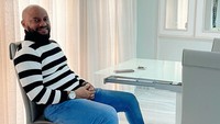 Sementara beberapa yang lain berpendapat bahwa ada beberapa pria yang lebih seksi darinya. Foto: dok instagram Yul Edochie