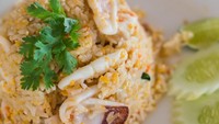 Dari Thailand ada inspirasi resep nasi goreng yang bisa dicoba. Tambahan cumi bikin rasanya makin mantap. Apa saja bumbunya? Ini dia resepnya. Foto: iStock 