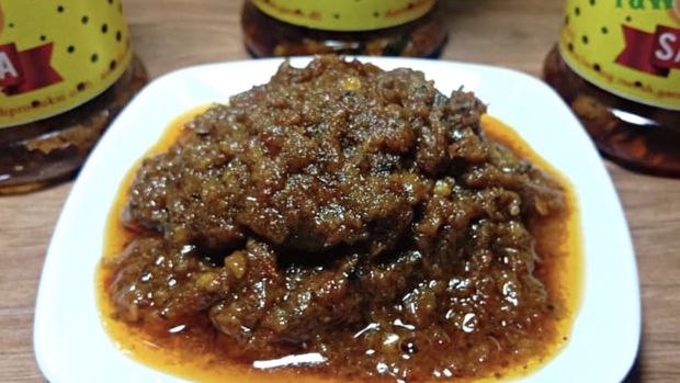 5 Tempat Beli Sambal Roa Kemasan yang Pedas Gurihnya Nendang