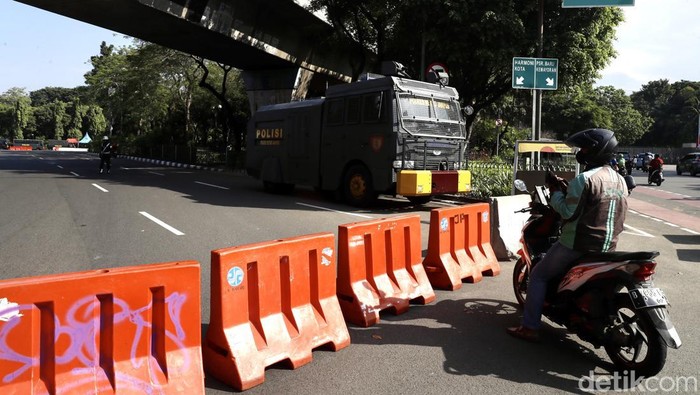 Ada Gladi Kotor HUT RI ke-77, Jalan Menuju Istana Ditutup Sejumlah ruas jalan di sekitar Istana Merdeka ditutup menyusul adanya rangkaian gladi kotor upacara peringatan HUT RI ke-77 pada 17 Agustus 2022.