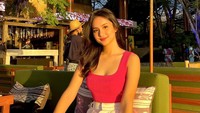 Selain nge-game, Angie Marcheria juga hobi ngemil. (Foto: dok. Instagram @angiemstwn) 