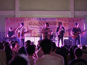 Hentakan Musik Band Indie Hangatkan Garut