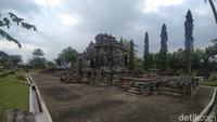 Candi Ngawen merupakan sebuah akulturasi antara Hindu dan Buddha. Hal ini ditandai dengan adanya ada stupa berundak, kemudian di atasnya berbentuk bulat tapi belum terpasang. Kemudian ciri khas lainnya ada patung singa di tiap empat sudut. Foto: Eko Susanto/detikJateng