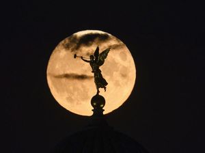 Tanggal 1 Agustus Memperingati Hari Apa? Ada Fenomena Supermoon