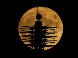 Pesona Supermoon Terakhir di 2022